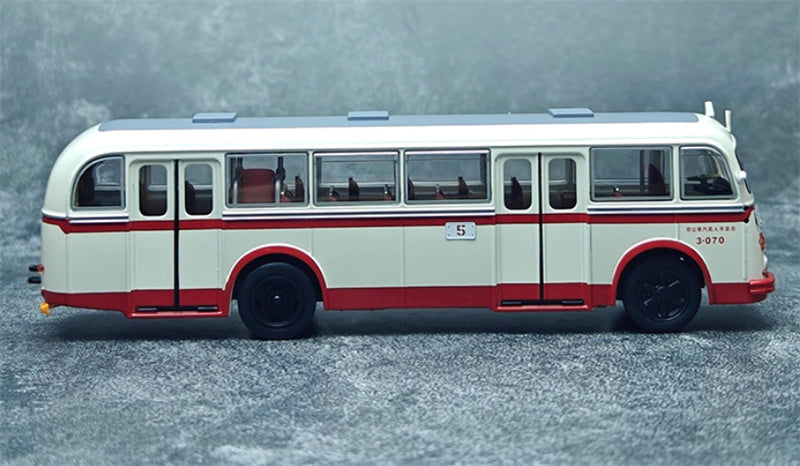 Beijing Public Transport Skoda 706RO single machine 5 Route 1:64 Bus Pre-built Model view9