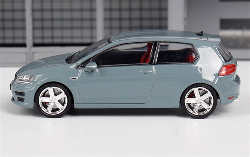 ZOOM Volkswagen Golf 7R Small Steel Cannon Limited Edition 699PCS ONLY cement gray 1:64 Car Pre-built Model view3