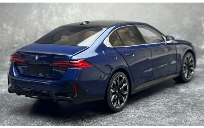 1:18 BMW I5 2023 Blue MINICHAMPS DIECAST Car Model