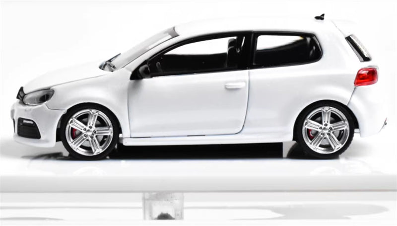 Max well Volkswagen Golf R MK6 Exhibition Edition White regular version White base Limited Edition 1:64 diecast model view3