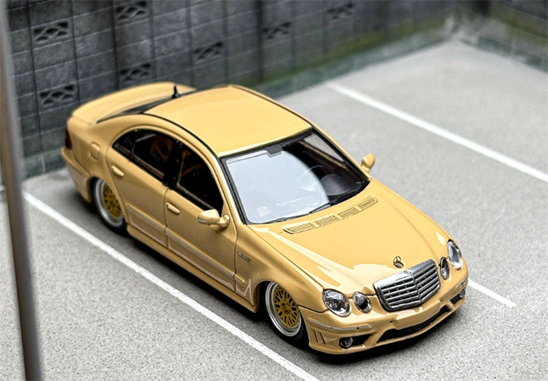 MK MODEL Mercedes AMG E63 W211 Desert Yellow Low lying Edition 1:64 Car Pre-built Model view6