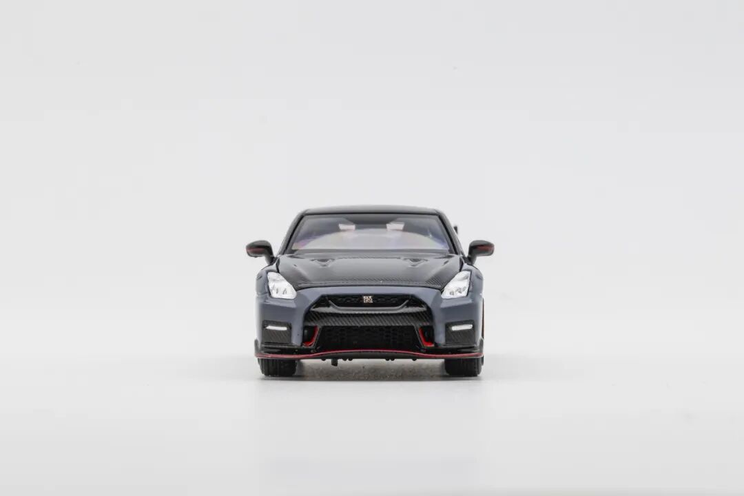 MOTORHELIX 1:64 Nissan GT-R R35 Nismo 2022 Car diecast Model