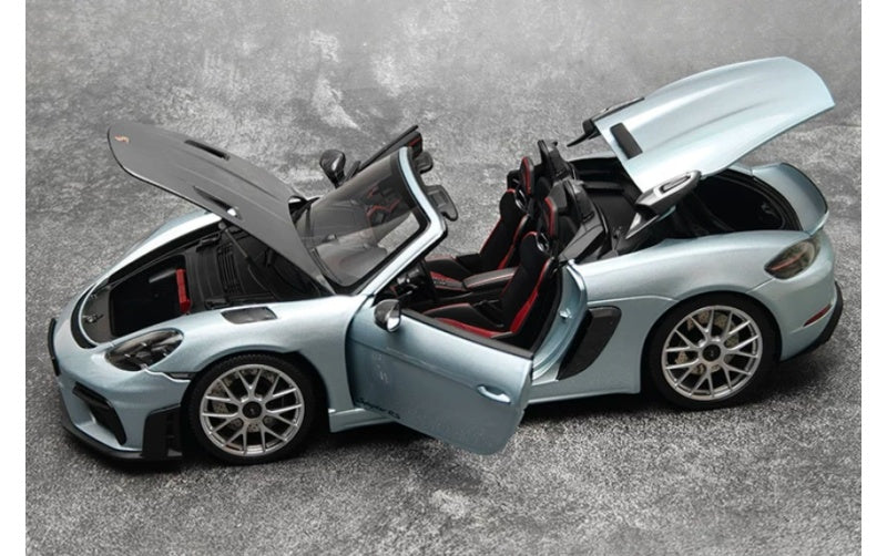 1:18 Porsche 718 Spyder RS Glacier Silver MINICHAMPS Limited 300 pcs DIECAST Car Model