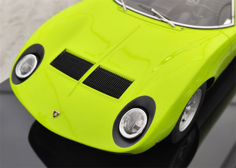 AMALGAM Lamborghini Miura P400 SV green 1:18 Car Pre-built Model view6