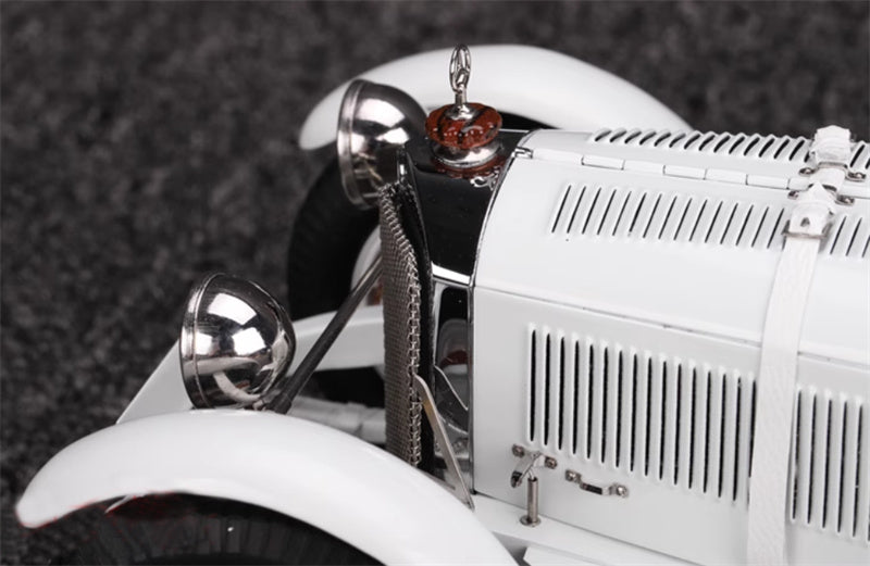 CMC Mercedes Benz SSK White 1928 White Limited Edition 1:18 Car Pre-built Model view7