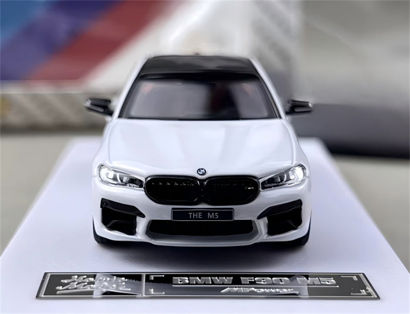 1:64 BMW M5 F90 Snow Mountain White Howie Model DIECAST Civil Car Model