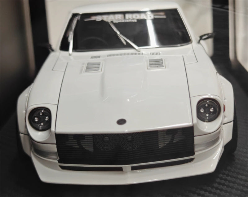 IGNITION MODEL Nissan Fairlady ZS30 STAR ROAD white 1:18 Car Pre-built Model view7