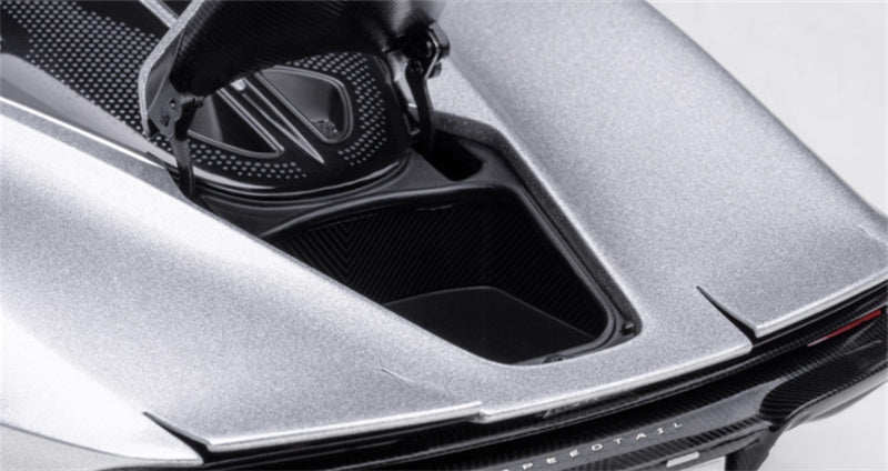 AUTOART McLaren Speedtail supercar silver 1:18 Car Pre-built Model view9