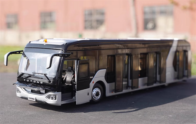 Yutong Yutong Airport Shuttle Bus New Energy Silver 1:42 Bus Pre-built Model