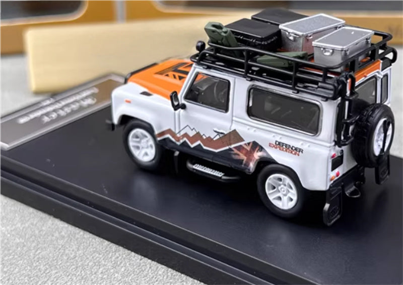 Master Land Rover Defender 90 White yellow lid with Accessories 1:64 Car Pre-built Airliner Model Display view2