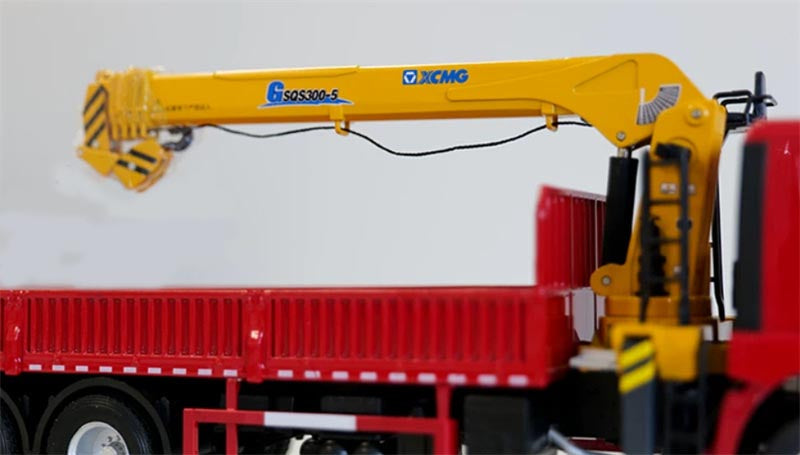 1:35   G SQS350-5 XCMG  Red/Yellow Diecast Model