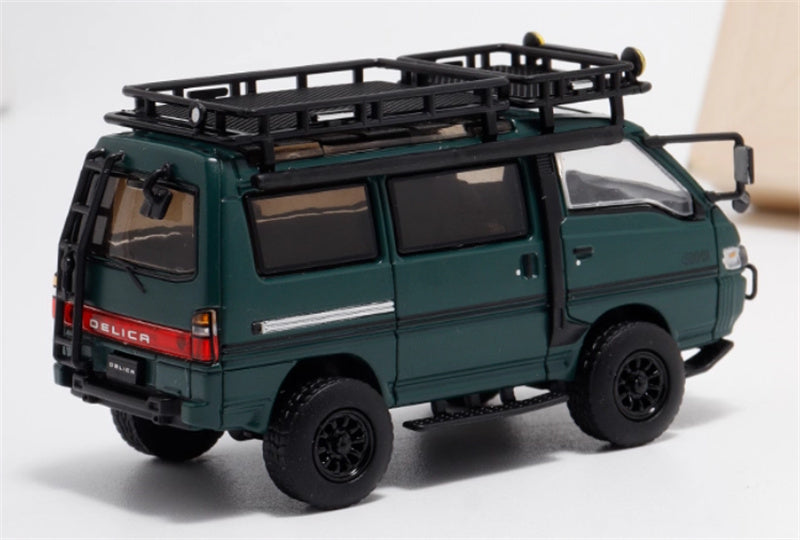 Autobots Models Mitsubishi Delica 3rd Generation Wagon 4X4 Off Road Modified Edition Green w/ accessories 1:64 Car Pre-built Model view6