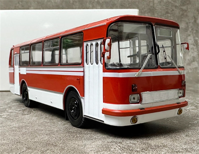 DEMPRICE Russian 695 Bus red - white 1:43 Bus Pre-built Model view5