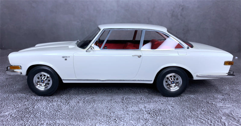 Schuco Glas 2600 V8 Glaserati White 1:18 Car Pre-built Model view3
