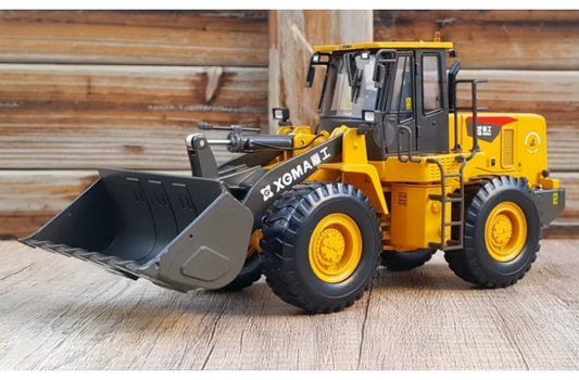 XGMA Machinery Loader Yellow 1:35 Truck Pre-built Airliner Model Display view1