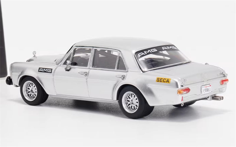 Liberty 64 Mercedes Benz 300SEL AMG W109 Silver Silver Wheel 1:64 Car Pre-built Airliner Model Display view2