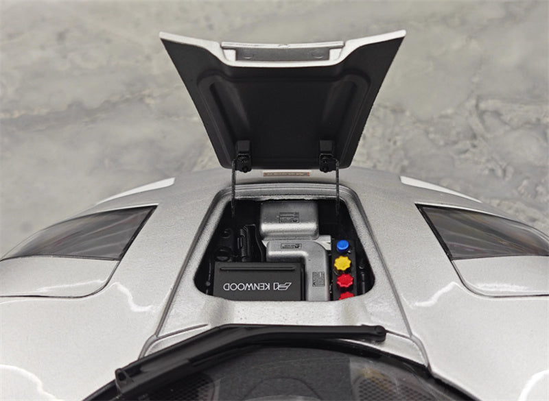 LCD-MODELS McLaren Racing XP5 Silver 1:18 car Pre-a Model