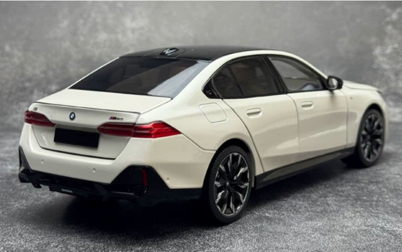 1:18 BMW I5 2023 White MINICHAMPS DIECAST Car Model