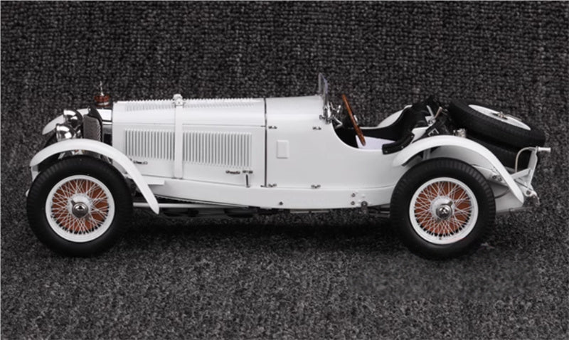 CMC Mercedes Benz SSK White 1928 White Limited Edition 1:18 Car Pre-built Model view5