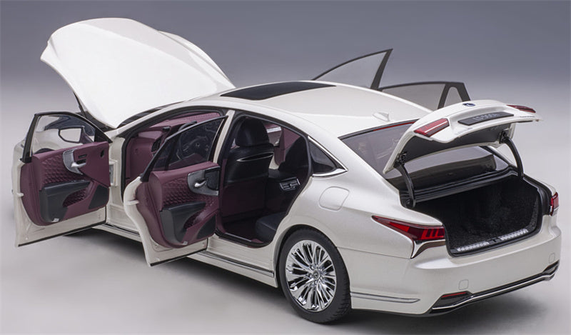 AUTOART LEXUS LS500H Fully open milky white 1:18 Car Pre-built Model view5