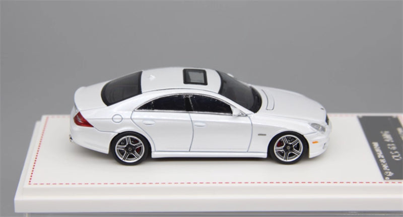 Focal Horizon Mercedes BENZ CLS63 AMG first generation C219 white Limited Edition 999PCS ONLY 1:64 Car Pre-built Model view4