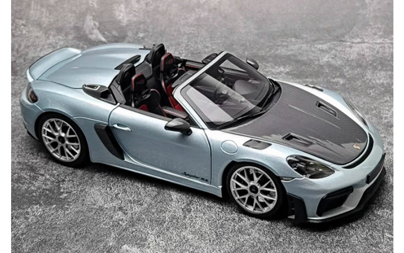 1:18 Porsche 718 Spyder RS Glacier Silver MINICHAMPS Limited 300 pcs DIECAST Car Model