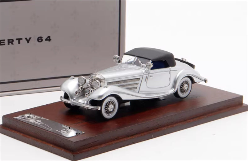 Liberty 64 Mercedes Benz 500K Classic Vintage Car silver - with top cover 1:64 Car Pre-built Airliner Model Display view1