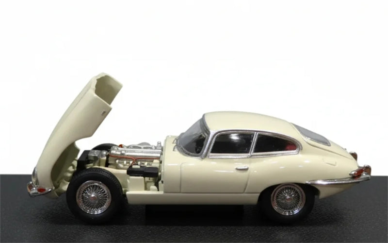 GFCC 1961 Jaguar E-Type Coupe hardtop version Off-White Limited Edition 499PCS ONLY RHD 1:64 car Pre-built Model view3