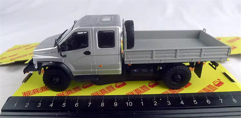 HAW RA3 C42 A33 Soviet Union Russian civilian pickup truck silver 1:43 Truck Pre-built Model