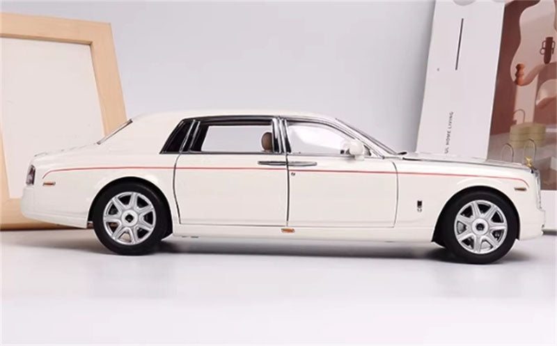 1:18 Rolls-Royce Phantom Extended VII  White Red Line KYOSHO  DIECAST Model