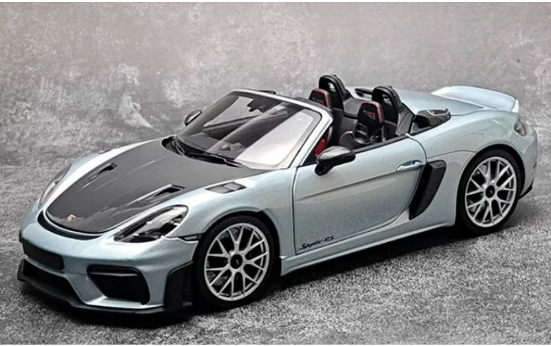 1:18 Porsche 718 Spyder RS Glacier Silver MINICHAMPS Limited 300 pcs DIECAST Car Model