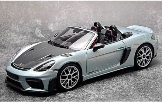 1:18 Porsche 718 Spyder RS Glacier Silver MINICHAMPS Limited 300 pcs DIECAST Car Model