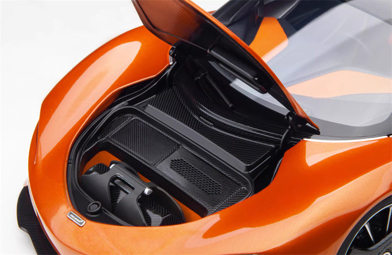 AUTOART McLaren Speedtail supercar orange 1:18 Car Pre-built Model view10