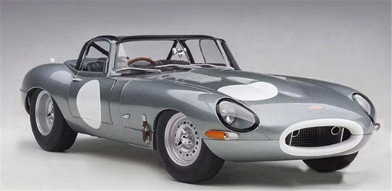 AUTOART JAGUAR LIGHTWEIGHT E-TYPE silver 1/18car Pre-a Model