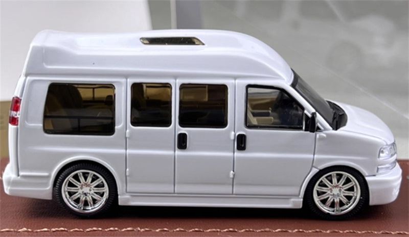 1:64 GMC Savana Business RV White GOC DIECAST Limited Edition 799pcs ONLY Model