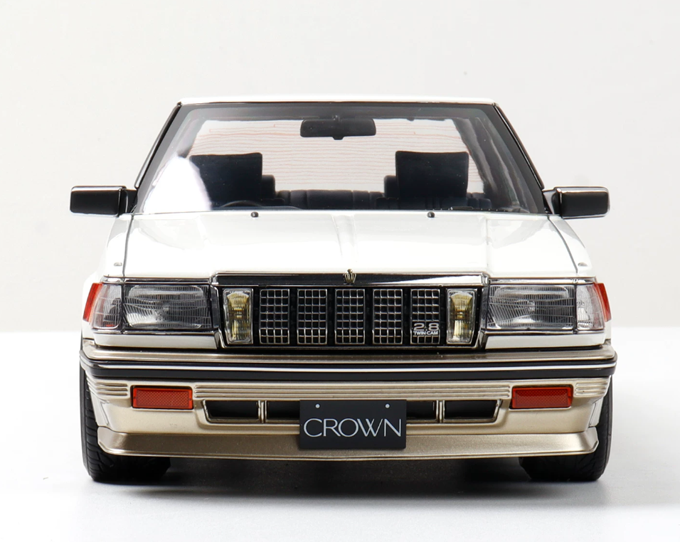 1:18 Toyota Crown G (120)  white  IGNITION MODEL 3.0 Golden Wheel Resin car Model