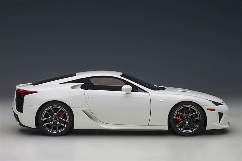 AUTOART LEXUS LFA Car white 1:18 DIECAST car