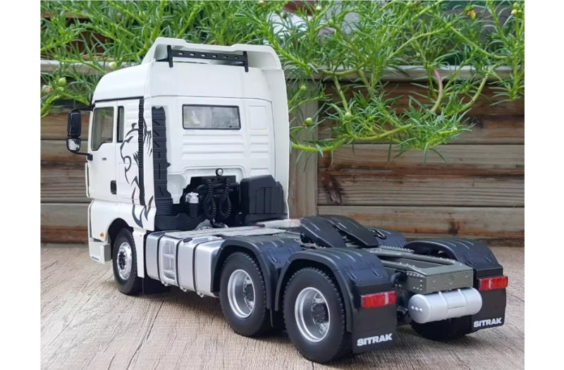 Sinotruk Sitrak C9HH tractor overseas version white 1:24 Truck Pre-built Airliner Model Display view4