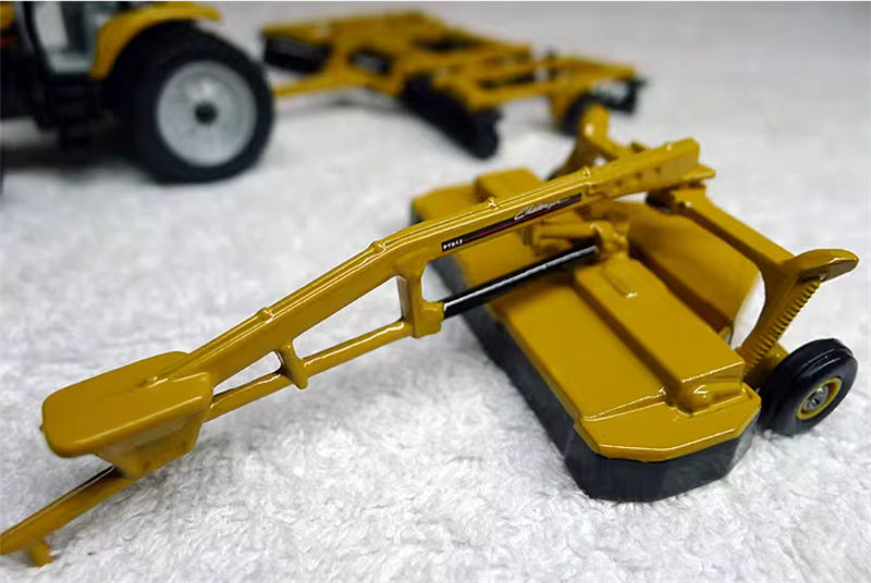 ERTL Challenger tractor trailer 3-Piece Set yellow 1:64 Truck Pre-built Model