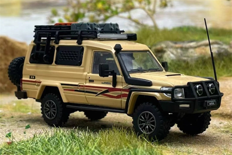 Autobots Models Toyota Land Cruiser LC78 J70 Off road modified version of personnel carrier Light yellow embossed version 1:64 Truck Pre-built Model view4