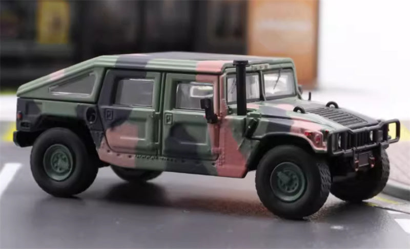 MASTER Hummer H1 off-road vehicle Military version camouflage 1:64 Tank Pre-built Airliner Model Display view3