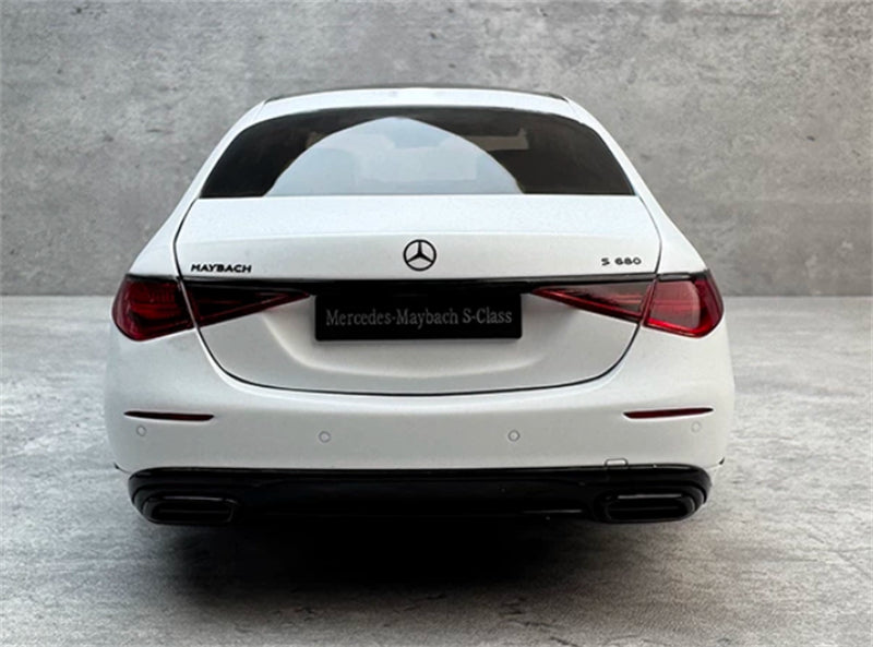 1:18 Mercedes Maybach S680 2021 White - Black Wheel Almost Real  DIECAST Model