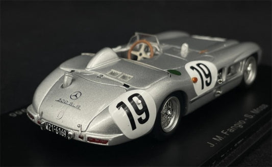 Spark Mercedes Benz 300 SLR #19 24H Le Mans 1955 J.M.FANGIO silver 1:43 Model view2