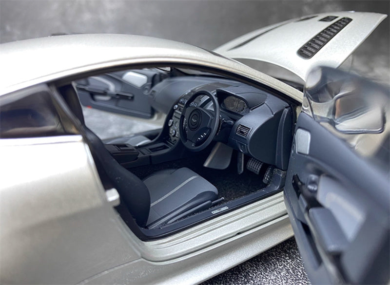 AUTOART Aston Martin V12 Vantage S 2015 Silver 1:18 Car Pre-built Model view12