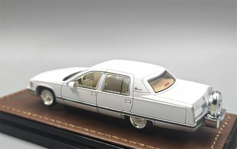 1:64 Cadillac Fleetwood CTE Pearl White GOC DIECAST Limited Edition 299pcs ONLY Model