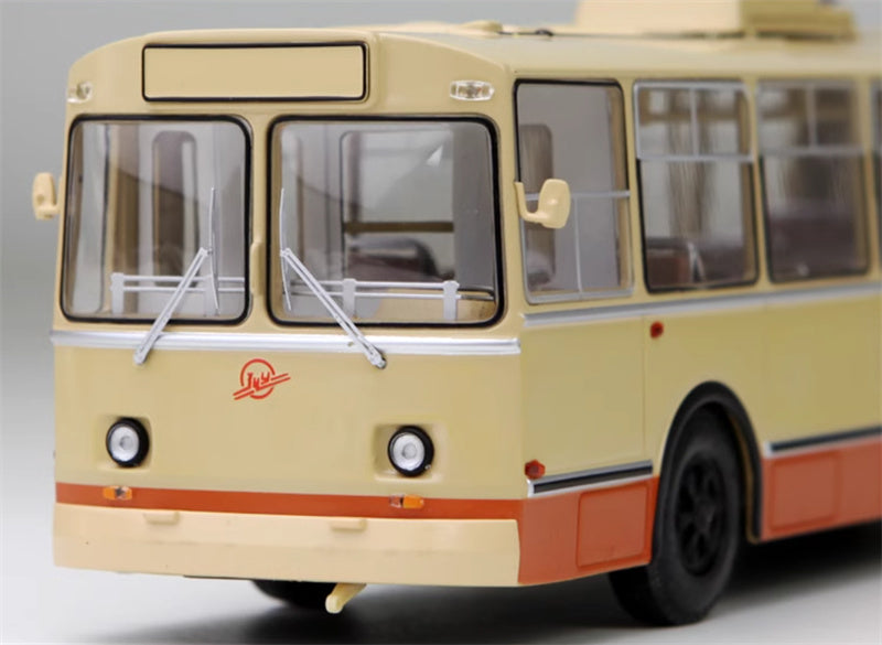 StartScaleModels Former Soviet Union/Russia ZIU 9 Trolley Bus Off white 1：43 Bus  Pre-built Model