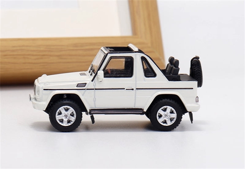 GCD Mercedes benz G500 two-door short-wheelbase convertible off-road with roof with 4 tires white LHD 1:64 Car Pre-built Model view2