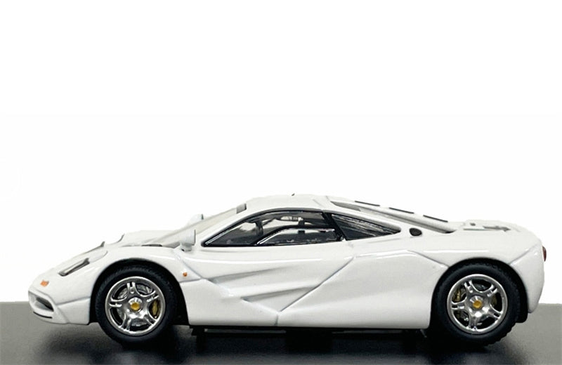 LCD-MODELS Mclaren F1 Super Car Pearl White 1:64 car Pre-built Model view6