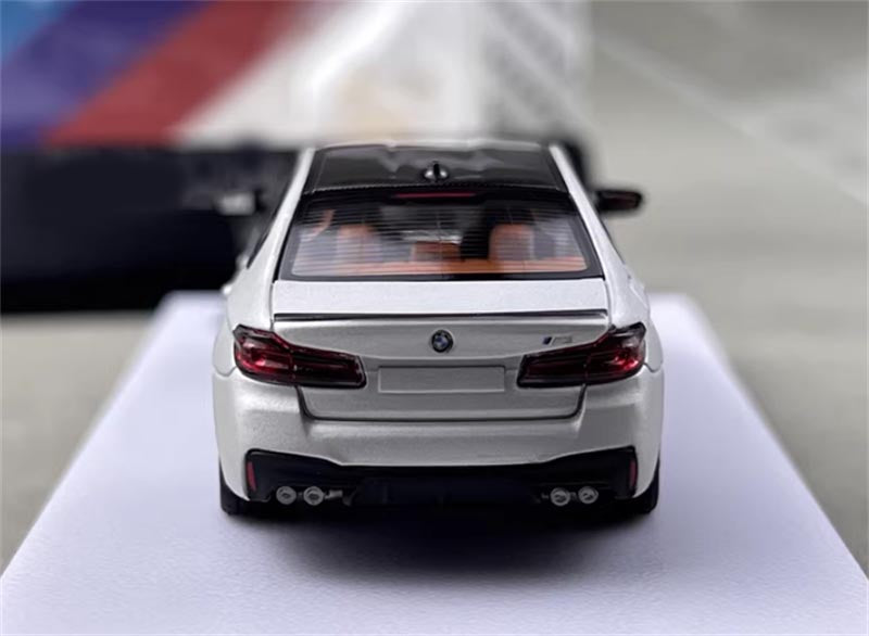 1:64 BMW M5 F90 Frosted dark silver Howie Model DIECAST Civil Car Model