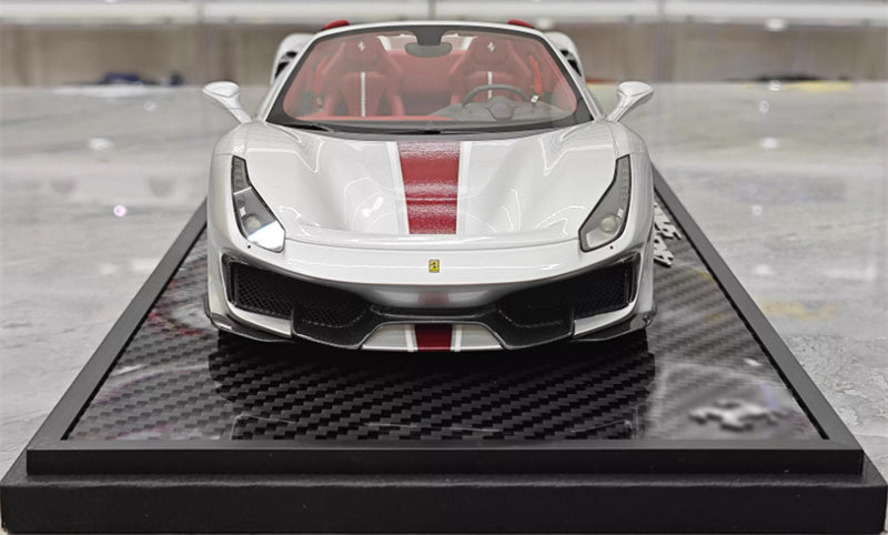BBR MODELS FERRARI 488 Pista Spider convertible Silver calipers Carbon fiber base Limited Edition 28PCS ONLY 1:18 Car Pre-built Model view8